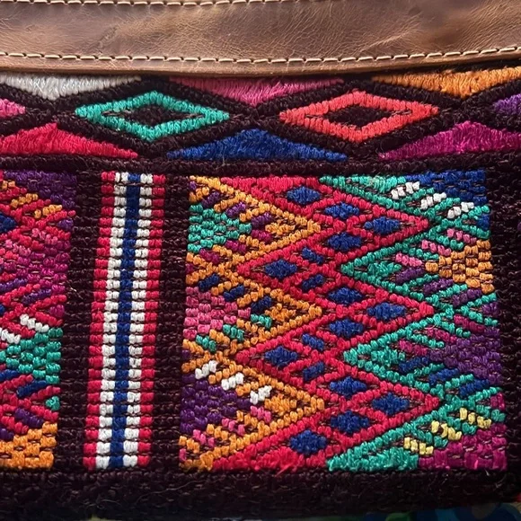 Miah Guatemala wristlet purse - Picture 6 of 6